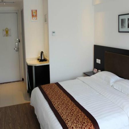Super 8 Hotel Chaoyang Park South Dongfeng Road Beijing Bagian luar foto